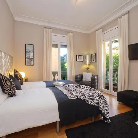 Victoria Apartment *