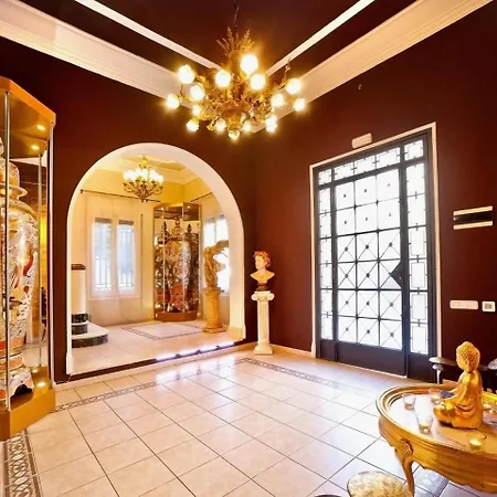 Victoria Apartment